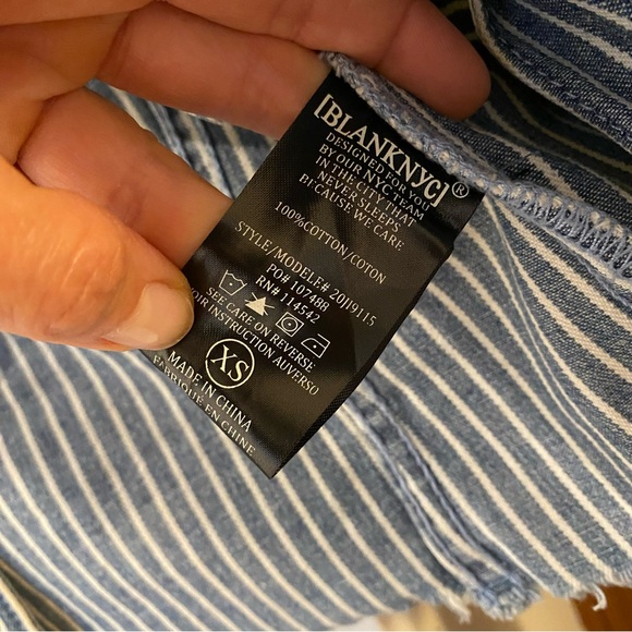 Blank NYC Evereve women’s striped jean jacket with distressed fringe bottom - Picture 5 of 6